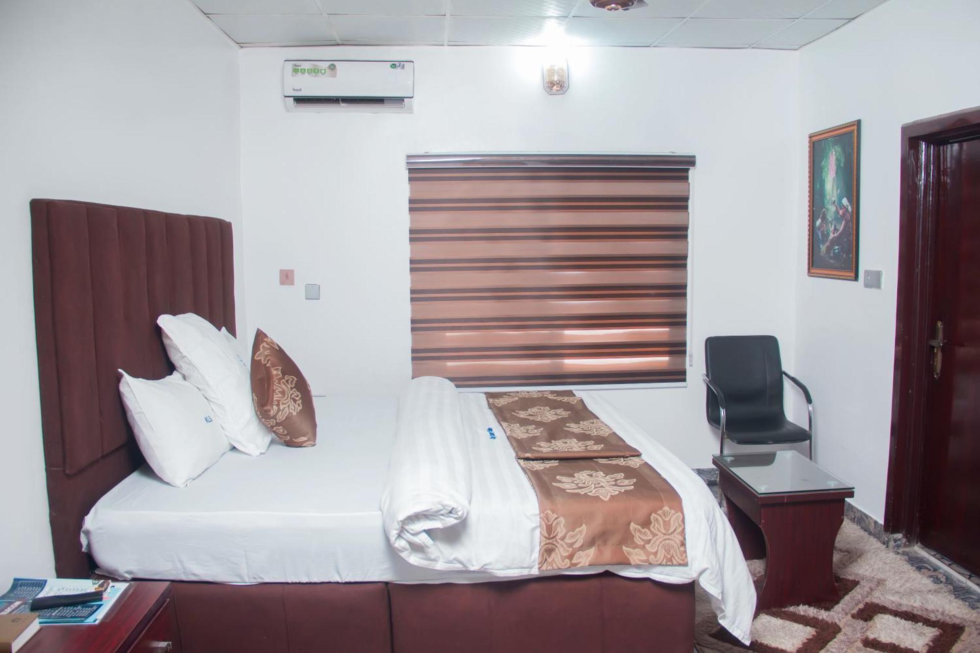 Kay Luxury Suites Уйо Экстерьер фото